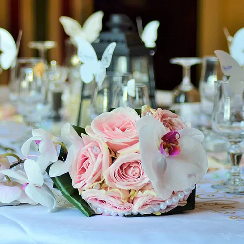 Entwine Bespoke Celebrant offer bespoke ceremonies for any part of life's journey. Whether it be weddings, naming ceremonies or funerals, Entwine offer their services in Perth, Dundee, Fife and wider Scotland area.