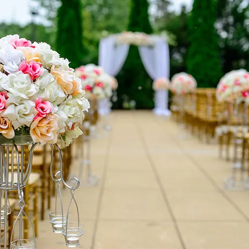 Entwine Bespoke Celebrant offer bespoke ceremonies for any part of life's journey. Whether it be weddings, naming ceremonies or funerals, Entwine offer their services in Perth, Dundee, Fife and wider Scotland area.